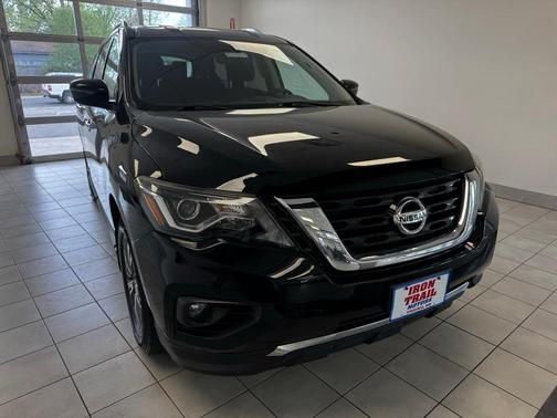 2017 Nissan Pathfinder SV