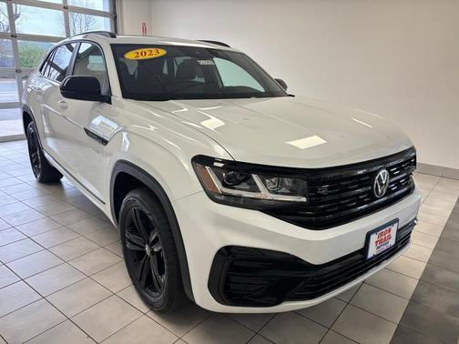 2023 Volkswagen Atlas Cross Sport 3.6 V6 SEL R-Line Black