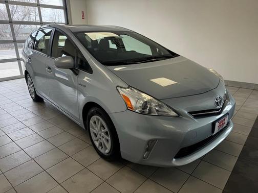 2013 Toyota Prius v Five