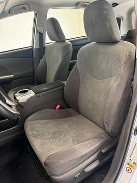 2013 Toyota Prius v Five
