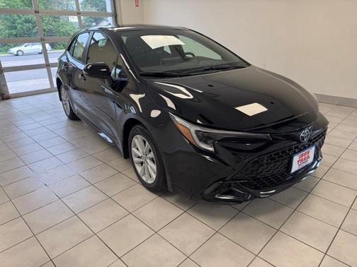 2025 Toyota Corolla Hatchback SE