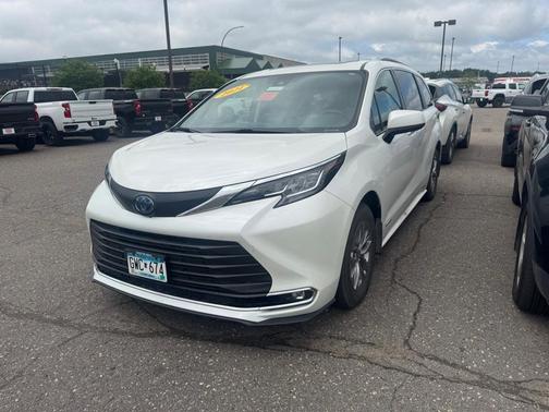 2021 Toyota Sienna XLE