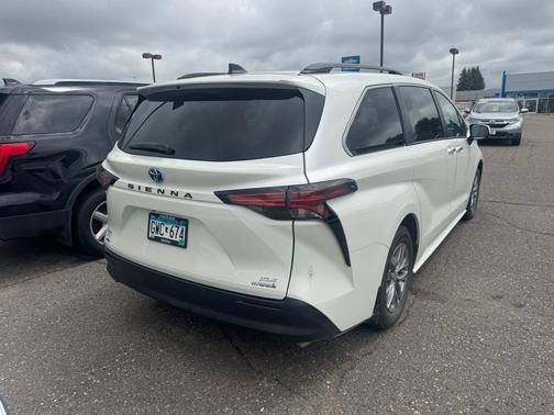 2021 Toyota Sienna XLE