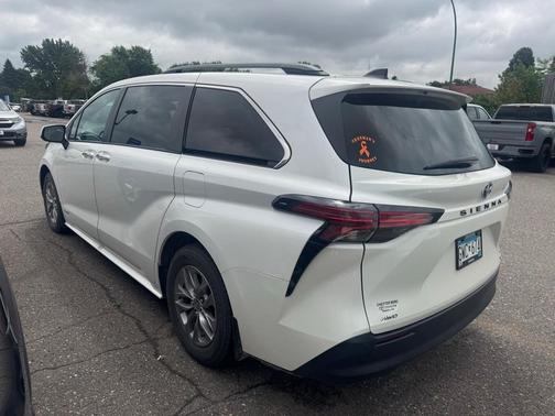 2021 Toyota Sienna XLE