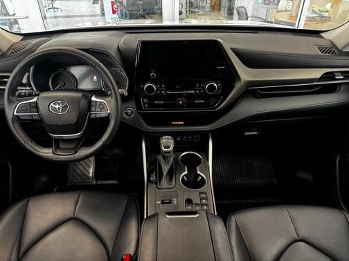 2023 Toyota Highlander Hybrid XLE