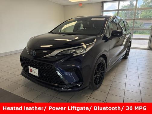 2021 Toyota Sienna XSE 7 Passenger