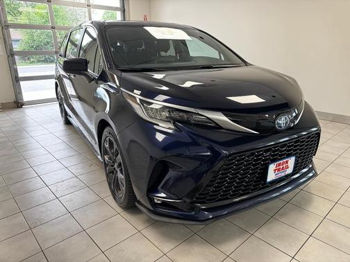 2021 Toyota Sienna XSE 7 Passenger
