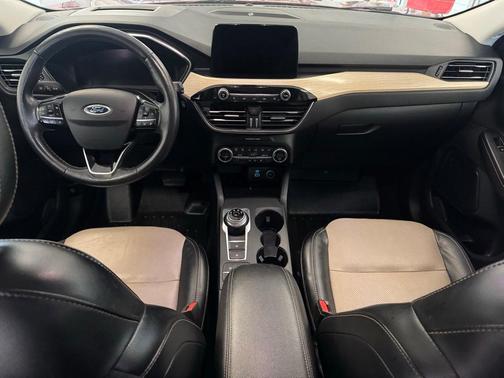 2021 Ford Escape Titanium