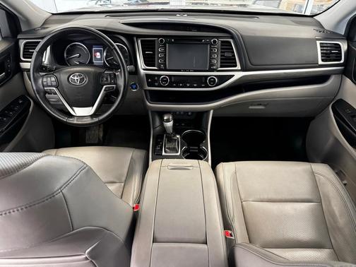 2018 Toyota Highlander Hybrid Limited Platinum