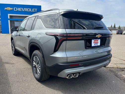 Sterling Gray Metallic 2026 Chevrolet Traverse LT