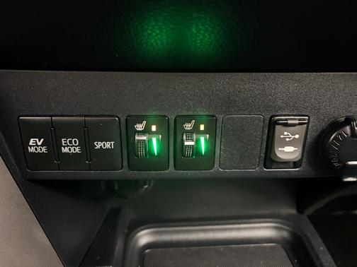 2017 Toyota RAV4 Hybrid XLE