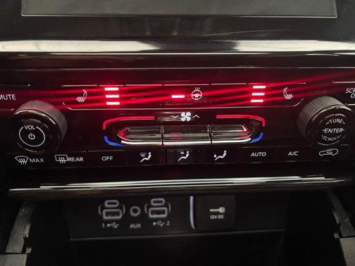 Diamond Black Crystal Pearlcoat 2023 Jeep Grand Cherokee Laredo