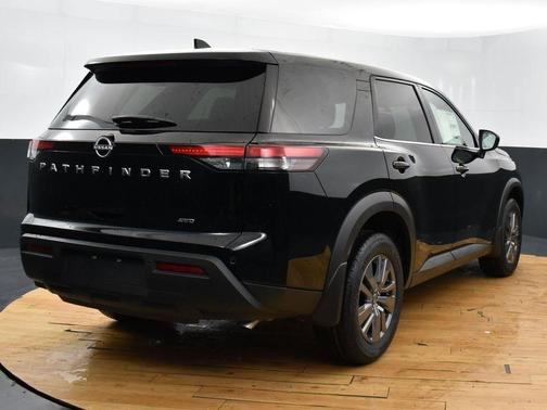 2025 Nissan Pathfinder S 4WD