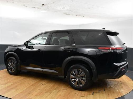 2025 Nissan Pathfinder S 4WD