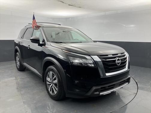 2025 Nissan Pathfinder SL 4WD