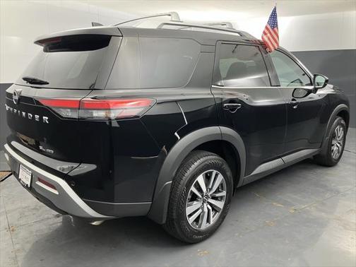 2025 Nissan Pathfinder SL 4WD