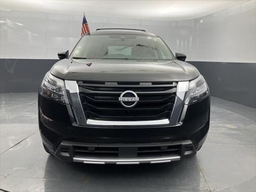 2025 Nissan Pathfinder SL 4WD