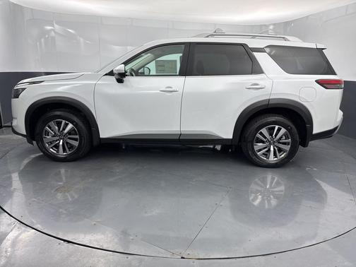 2025 Nissan Pathfinder SL 4WD