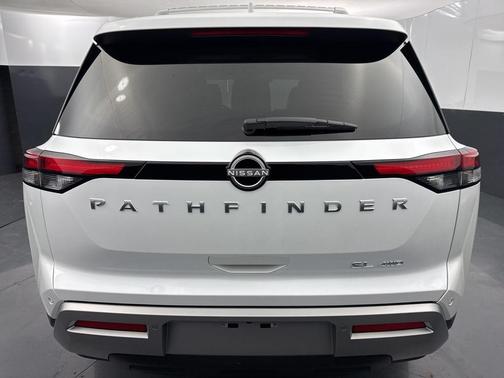 2025 Nissan Pathfinder SL 4WD