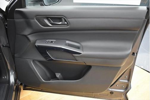 2025 Nissan Pathfinder S 4WD