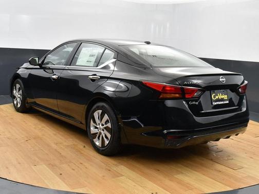 2025 Nissan Altima S FWD