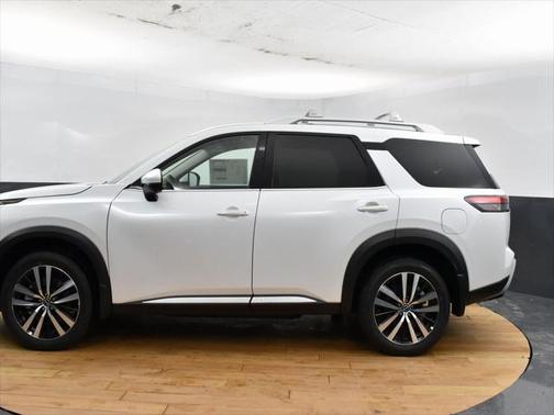 2025 Nissan Pathfinder Platinum 4WD
