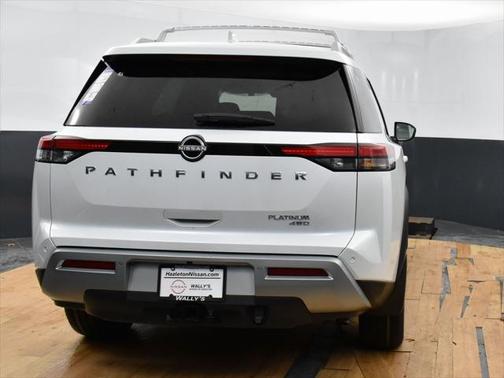 2025 Nissan Pathfinder Platinum 4WD