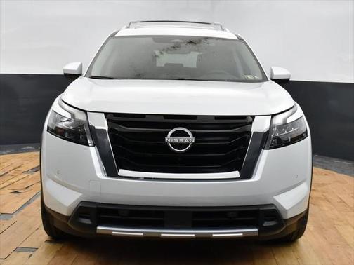 2025 Nissan Pathfinder Platinum 4WD