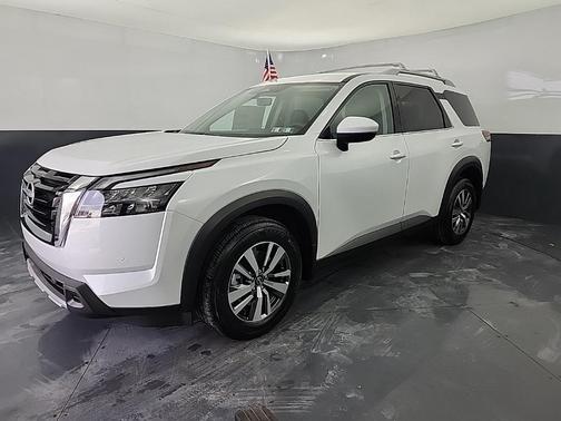 2025 Nissan Pathfinder SL 4WD