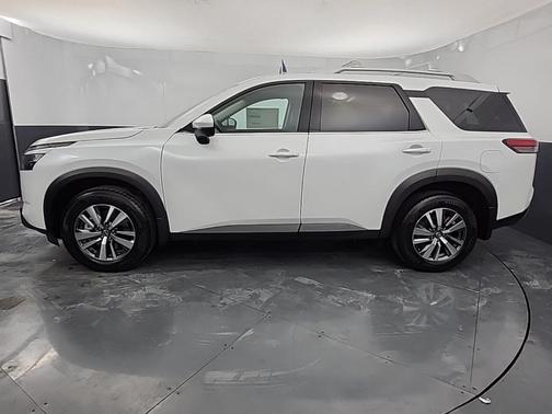 2025 Nissan Pathfinder SL 4WD