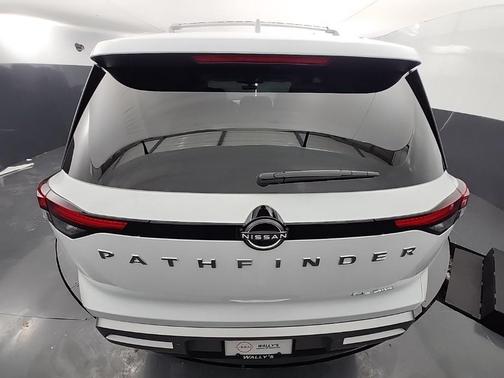 2025 Nissan Pathfinder SL 4WD