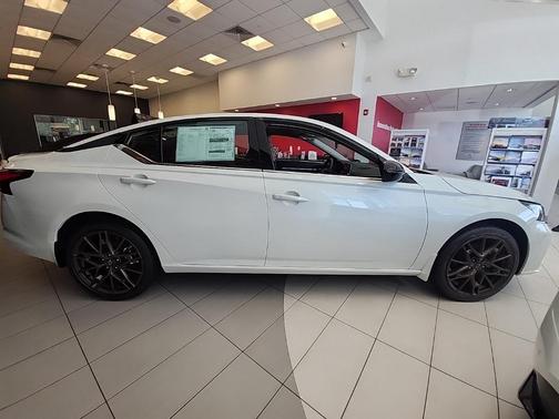 2025 Nissan Altima SR AWD