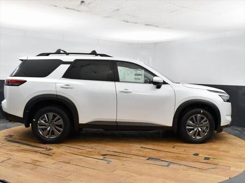 2025 Nissan Pathfinder SV 4WD