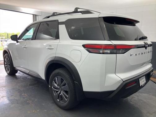 2025 Nissan Pathfinder SV 4WD