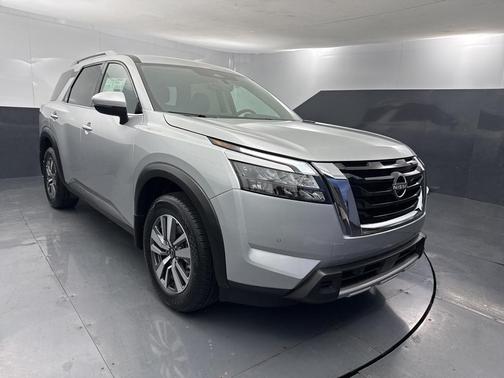 2025 Nissan Pathfinder SL 4WD