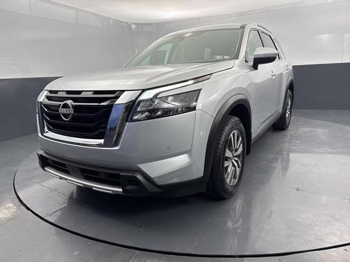 2025 Nissan Pathfinder SL 4WD