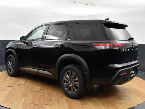 2025 Nissan Pathfinder S 4WD
