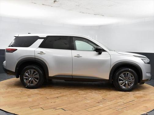 2025 Nissan Pathfinder S 4WD