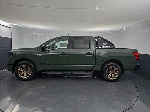 2024 Nissan Titan SV