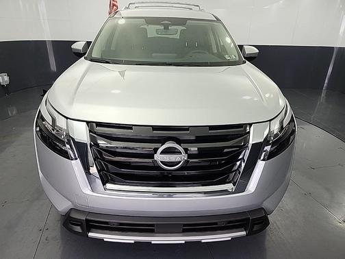 2025 Nissan Pathfinder SL 4WD