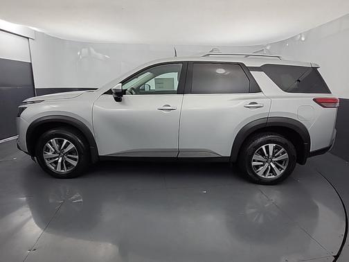 2025 Nissan Pathfinder SL 4WD
