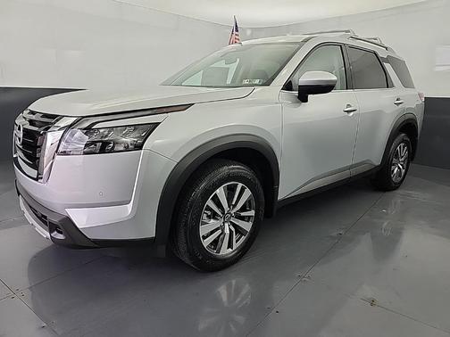 2025 Nissan Pathfinder SL 4WD