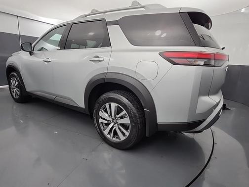 2025 Nissan Pathfinder SL 4WD