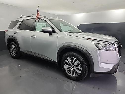 2025 Nissan Pathfinder SL 4WD
