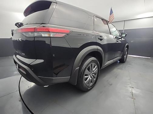 2025 Nissan Pathfinder S 4WD