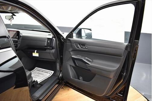 2025 Nissan Pathfinder S 4WD