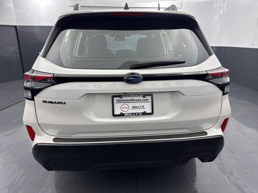 2025 Subaru Forester Base