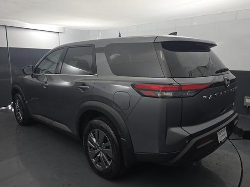 2025 Nissan Pathfinder S 4WD