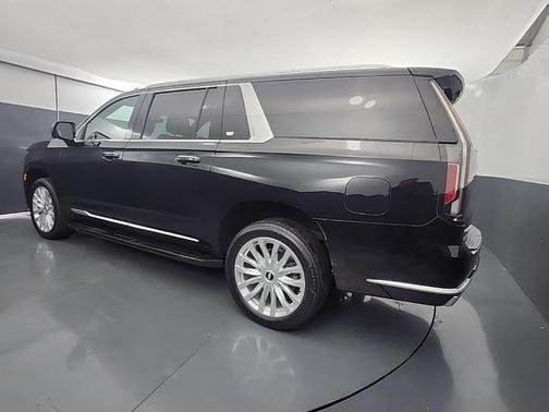 2023 Cadillac Escalade ESV Luxury