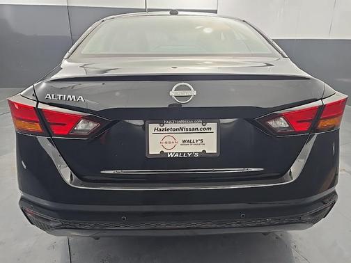2025 Nissan Altima S FWD